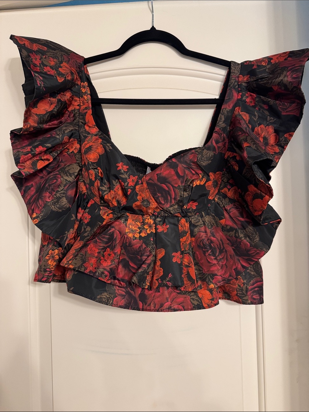 BUDDY LOVE - NWT -Floral Ruffle Crop Top - Black with Red Floral